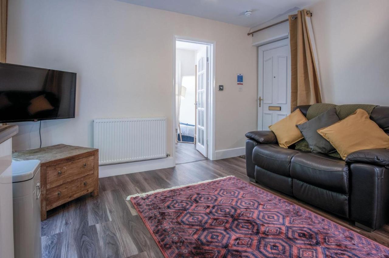 Croft Court - 1 Bedroom Apartment - Tenby Exteriör bild
