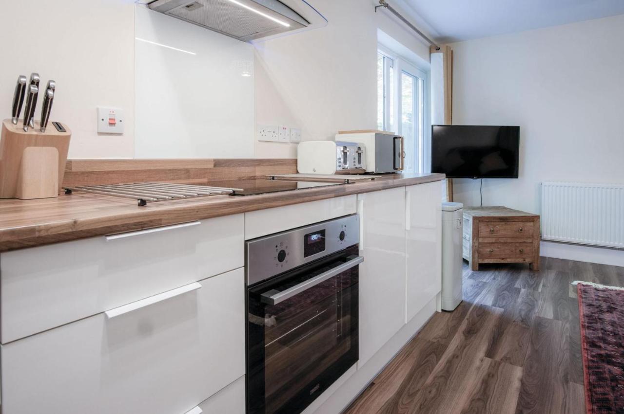 Croft Court - 1 Bedroom Apartment - Tenby Exteriör bild